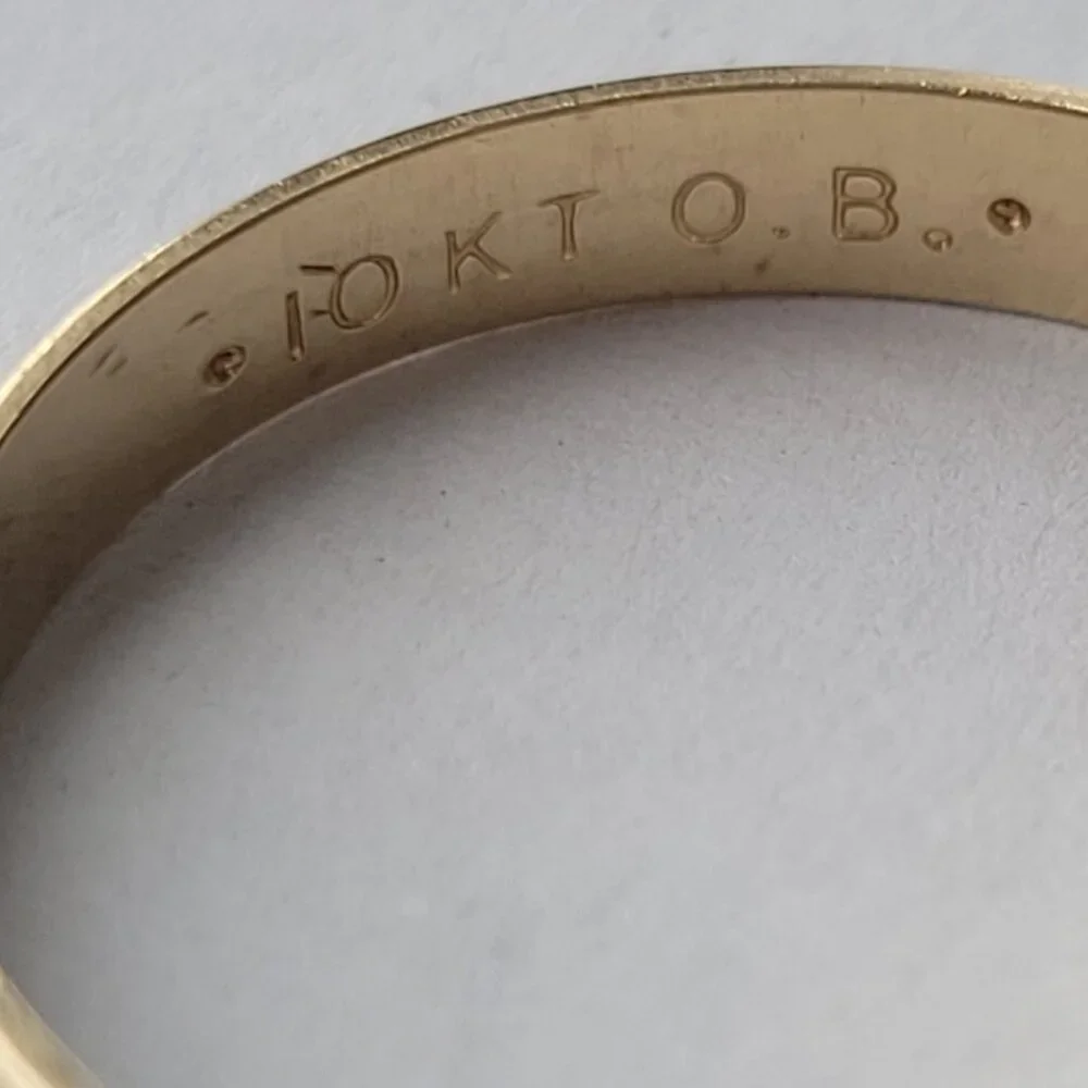 Yellow Gold Tradtional Wedding Band 10k Size 8 1/2 Smooth Ring - Picture 5 of 15